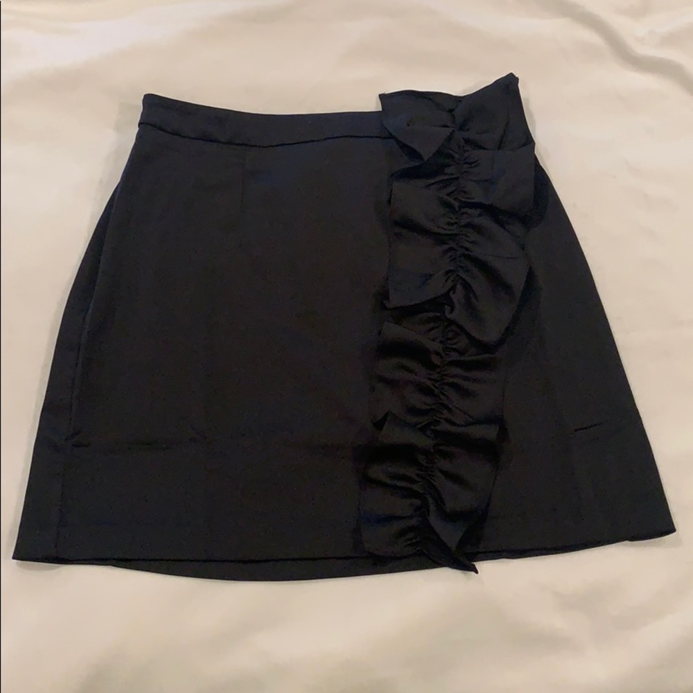 ASTR The Label Black skirt with ruffle design
